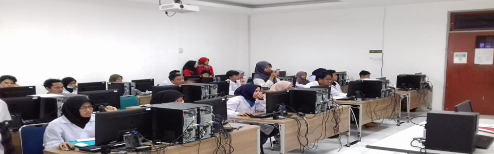 Suasana Praktikum PTI I Modul 2: Gambar Teknik Produk